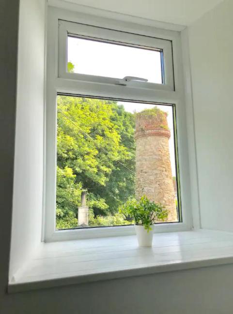 A Woodland Retreat - Apartment In Converted Mill Helston Eksteriør billede